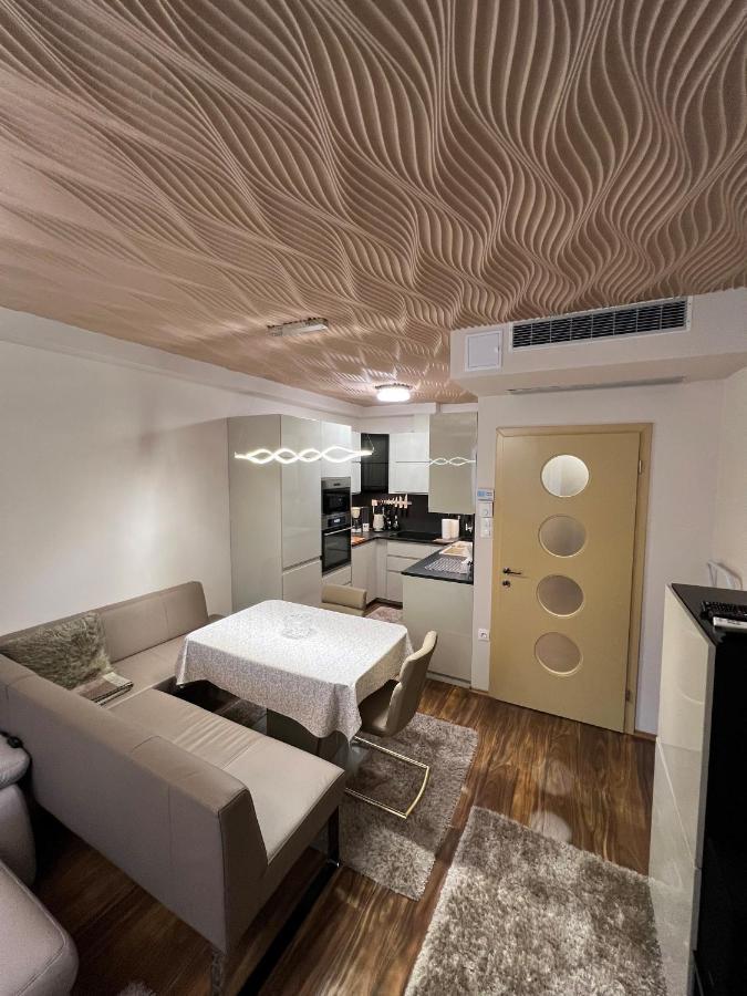 Parizsi Udvar Premium Apartman Apartment Debrecen Luaran gambar