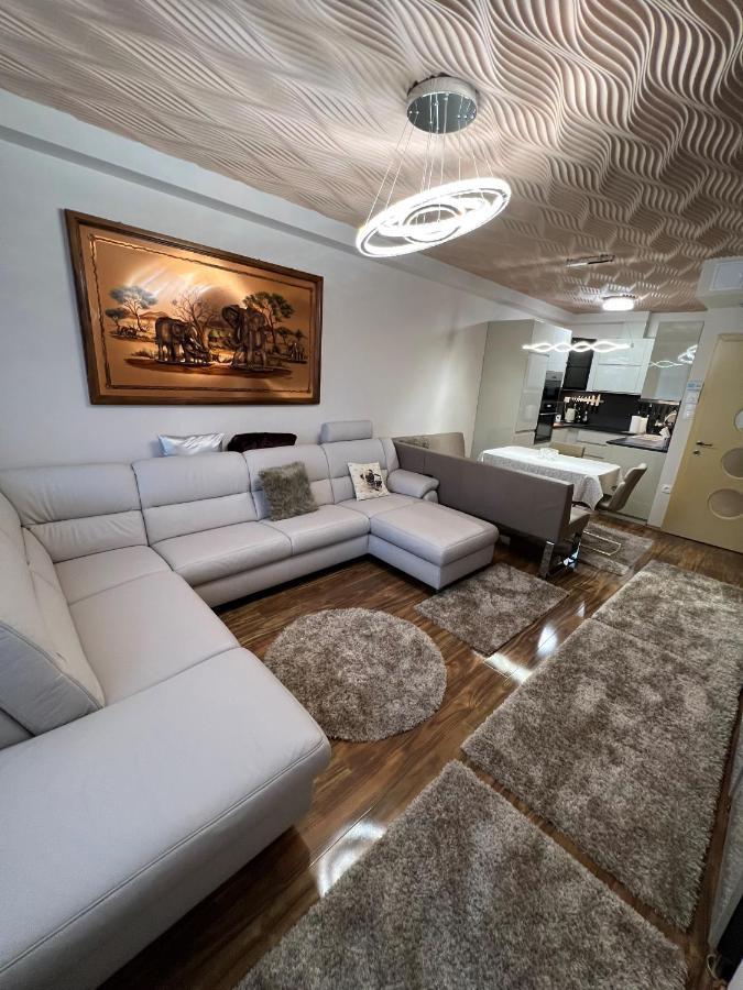 Parizsi Udvar Premium Apartman Apartment Debrecen Luaran gambar
