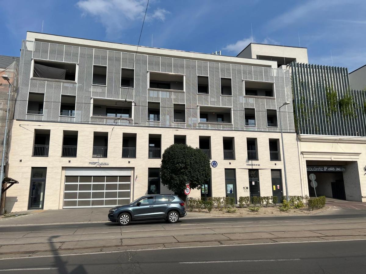 Parizsi Udvar Premium Apartman Apartment Debrecen Luaran gambar